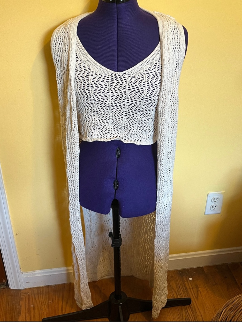 Crocheted V-Neck Crop Camisole Top and Duster Set SMALL